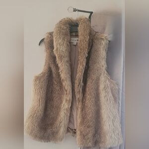 Forever 21 faux fur vest size L